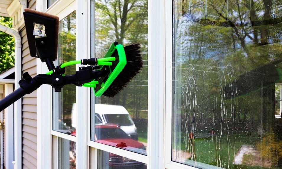 commercial window cleaning service 1