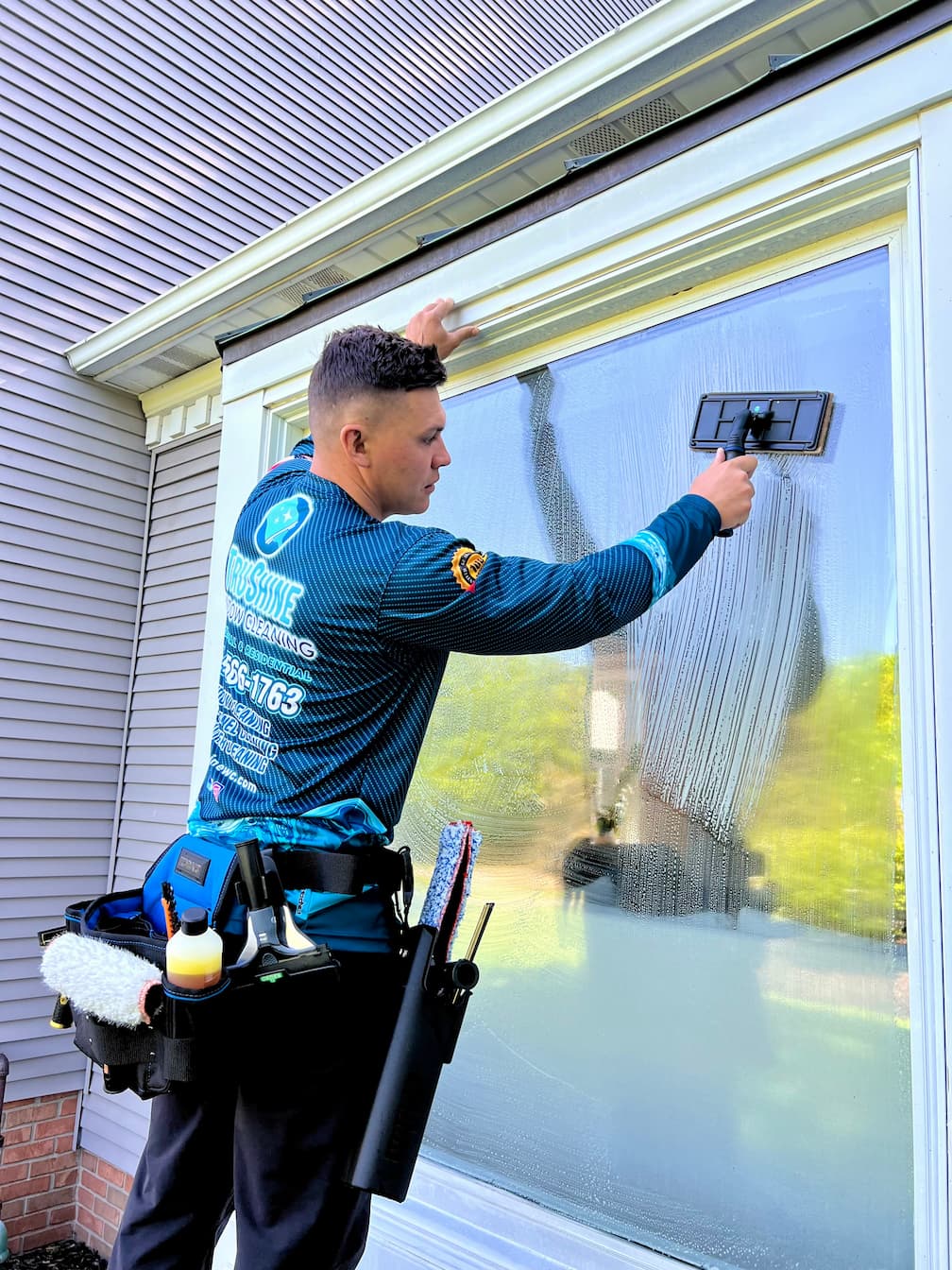 commercial window cleaning service 2